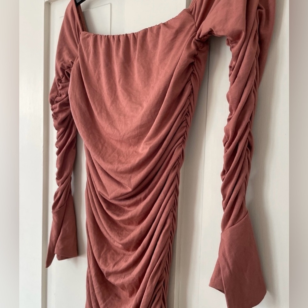 NWT WAYF Dusty Clay Kerry Off Shoulder Long Sleeve Mini Dress - Picture 4 of 9